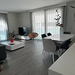 Raphael Views Apartment *